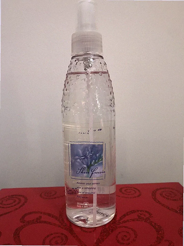 Bath & Body Works SHEER FREESIA Fragrance Mist 8 oz RARE Discontinued ORIGINAL